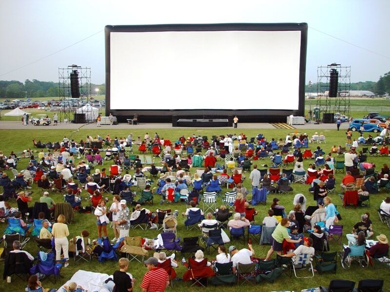 Movie lovers in Madrid got a relief as Drive-in Cinema arrives amidst the lock-down