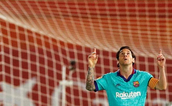 Messi leads Barcelona to a stunning win over Mallorca on return