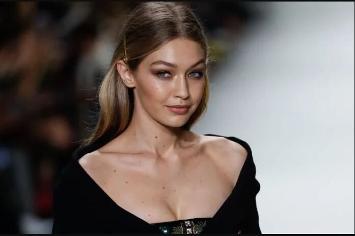 Gigi Hadid: “You feel really pregnant when you order some cupcakes from Sprinkles, from an international carrier.”