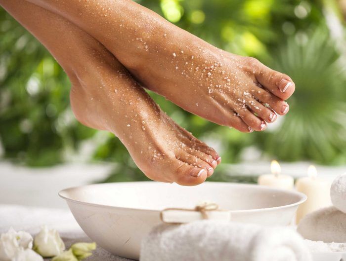 Natural mixtures for peeling feet in summer