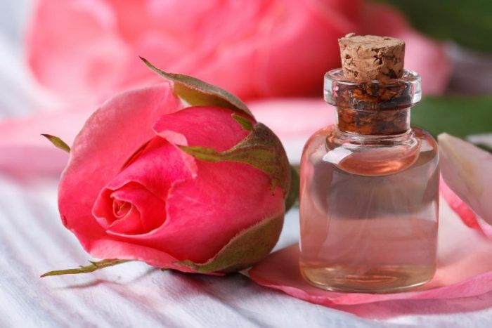 Make a moisturizing body oil with rose extract